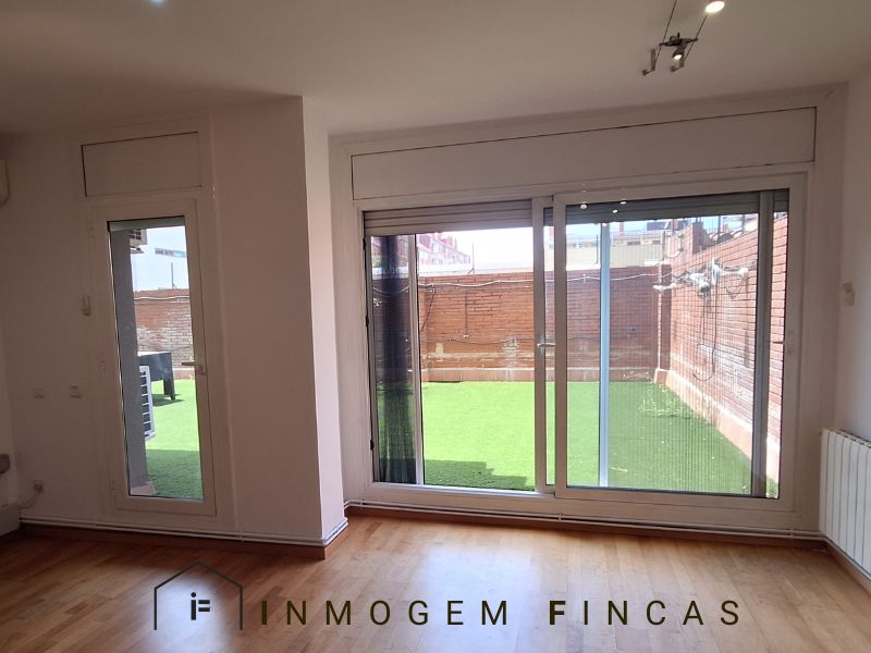 Piso en venta exclusivo en el centro de Sabadell: amplitud, luz y tranquilidad