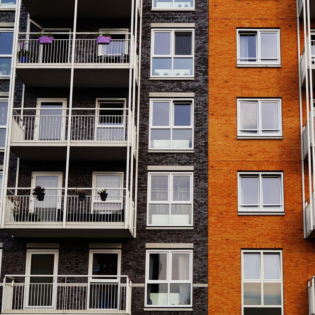 Si compras un piso… ¡Cuidado con los acuerdos con la comunidad de vecinos!